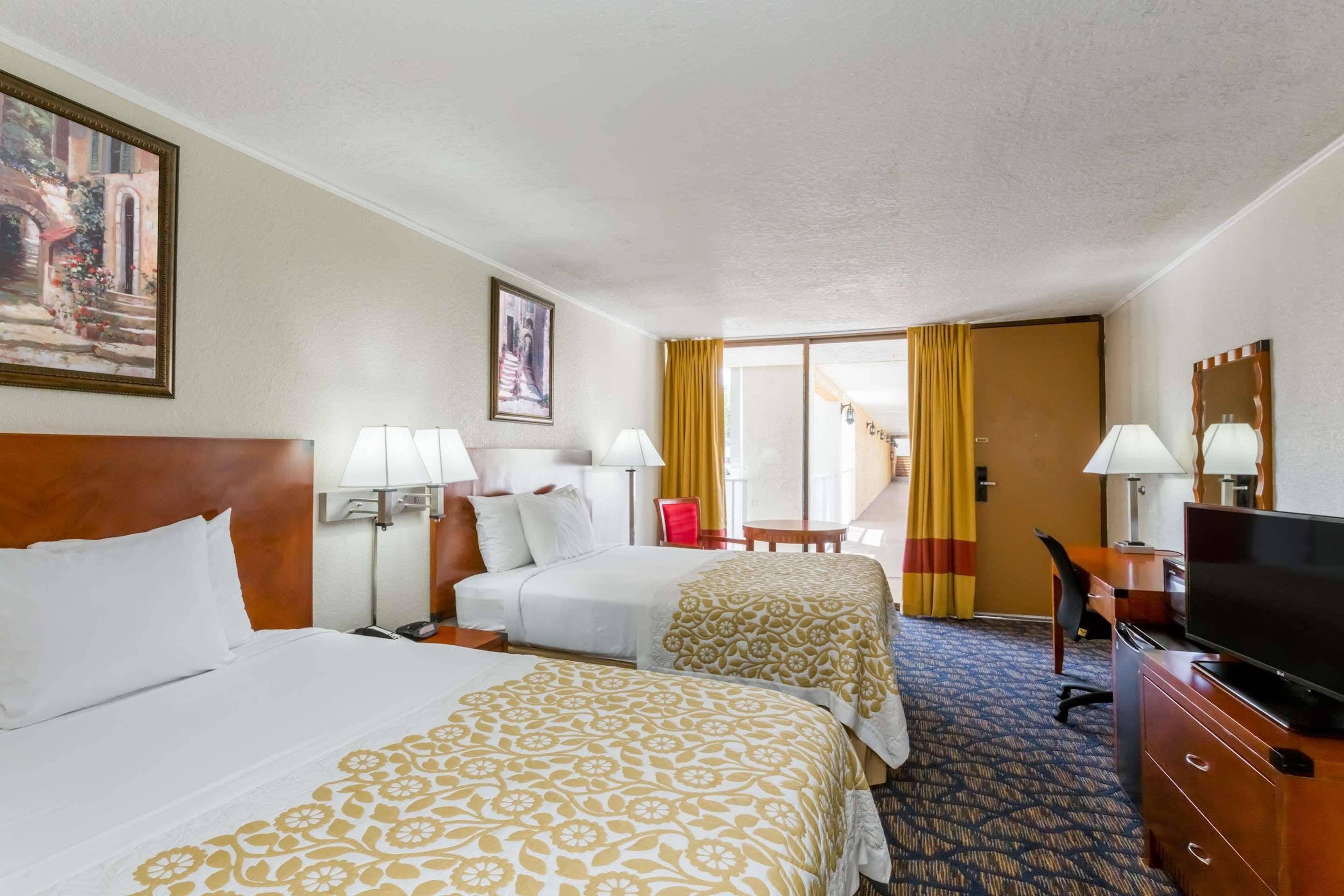 Days Inn & Suites By Wyndham Clermont Eksteriør bilde