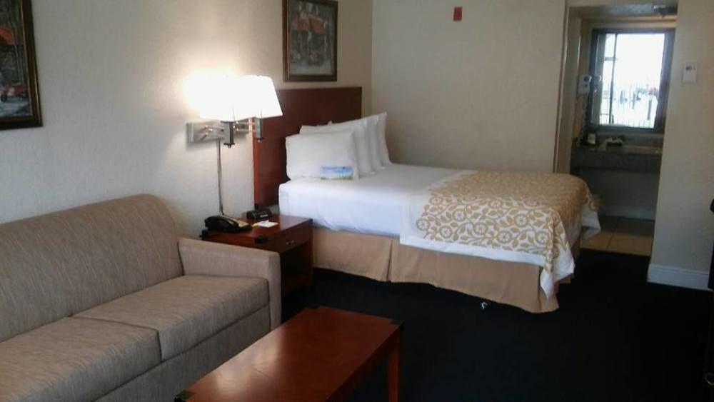 Days Inn & Suites By Wyndham Clermont Eksteriør bilde