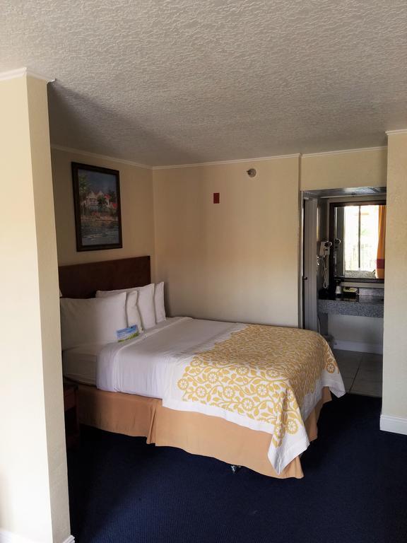 Days Inn & Suites By Wyndham Clermont Eksteriør bilde