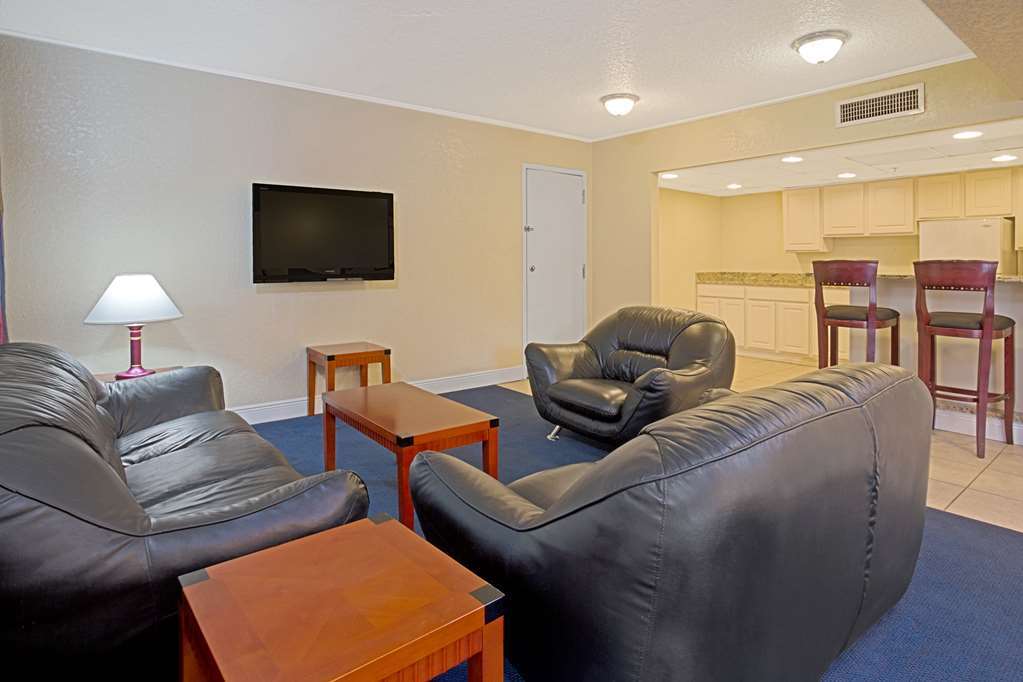 Days Inn & Suites By Wyndham Clermont Rom bilde