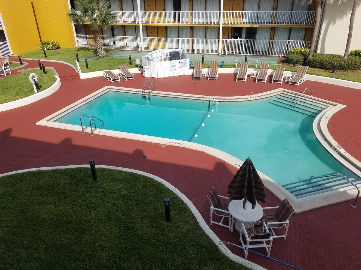 Days Inn & Suites By Wyndham Clermont Eksteriør bilde