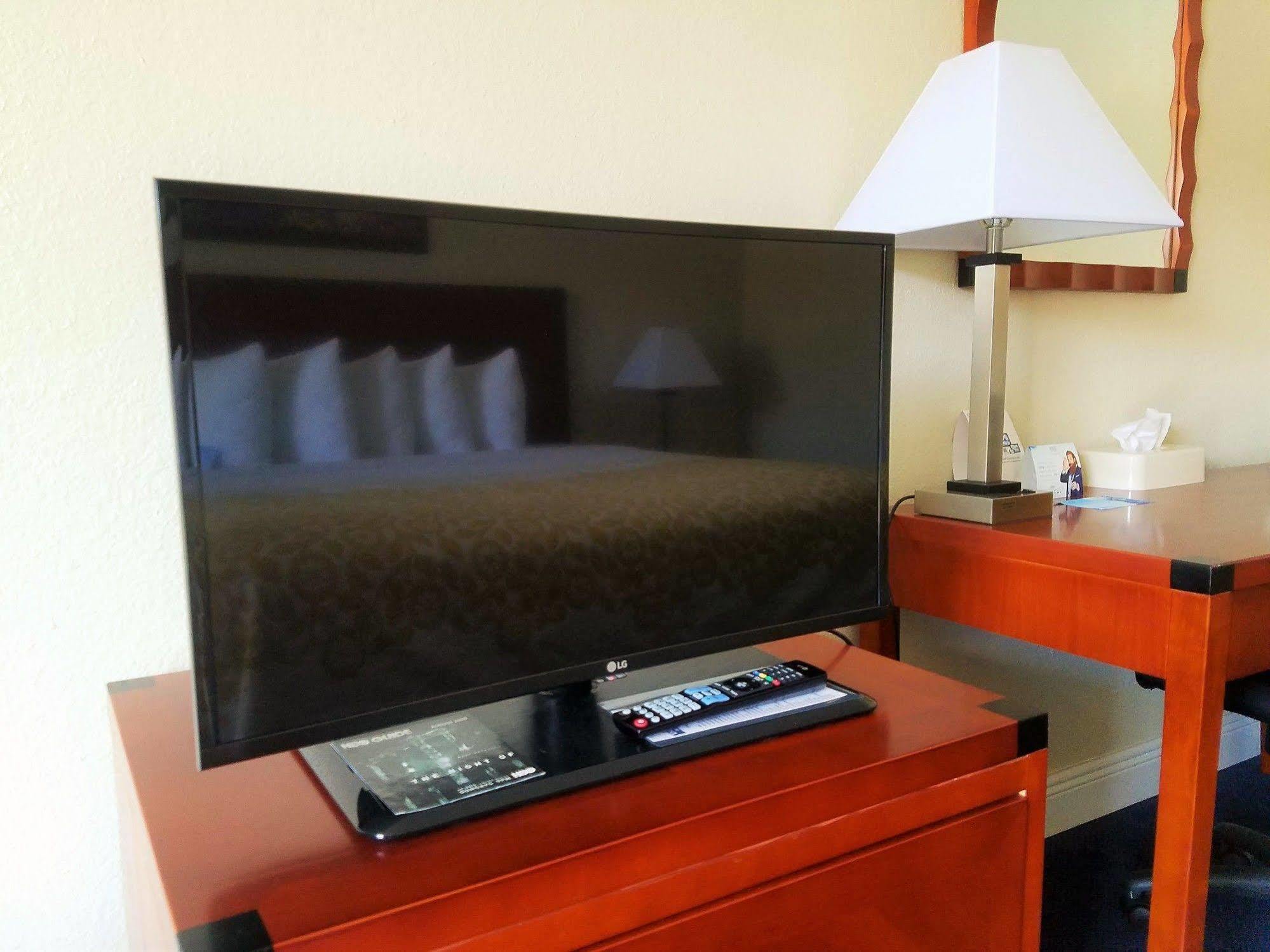 Days Inn & Suites By Wyndham Clermont Eksteriør bilde