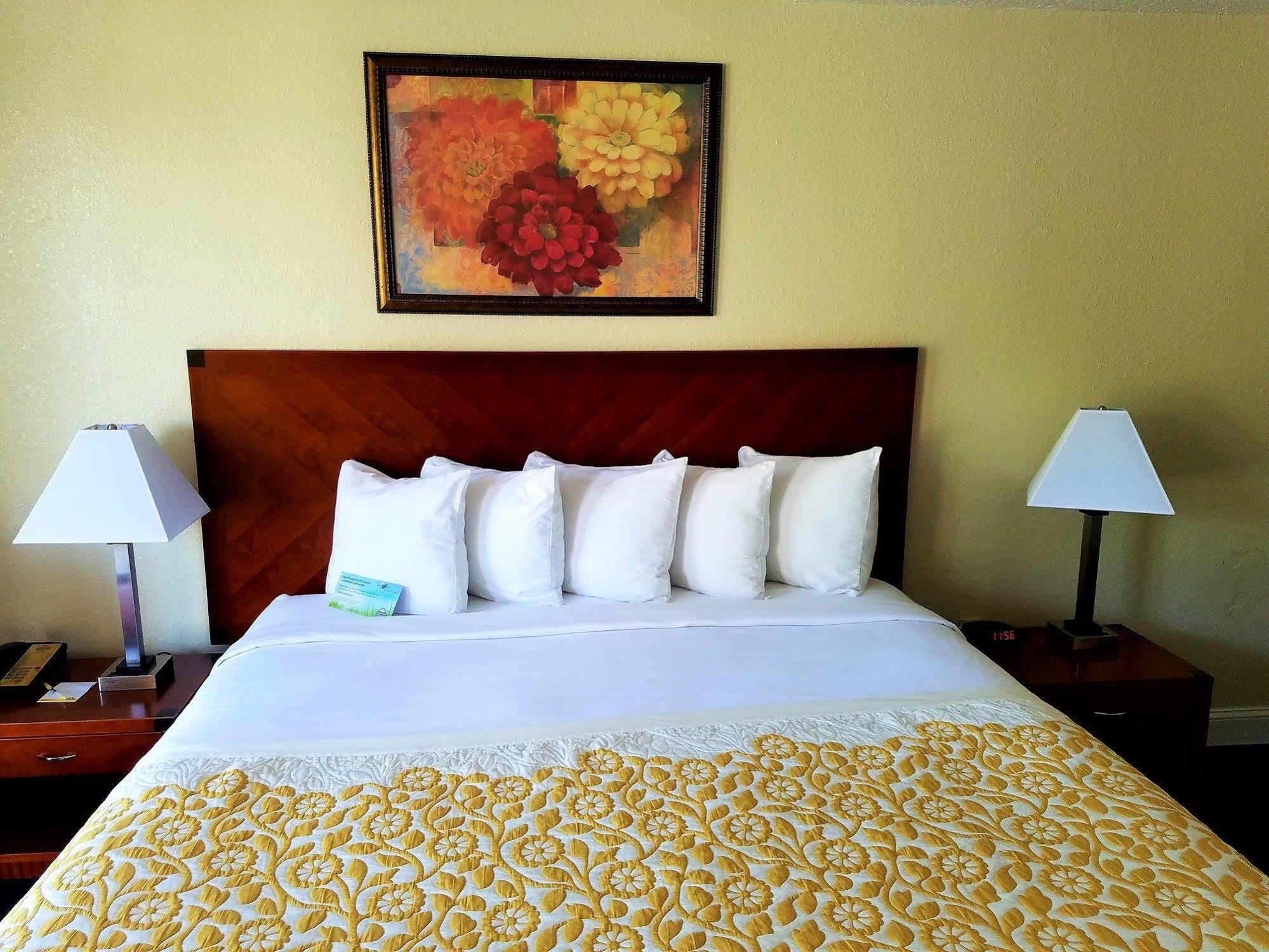Days Inn & Suites By Wyndham Clermont Eksteriør bilde