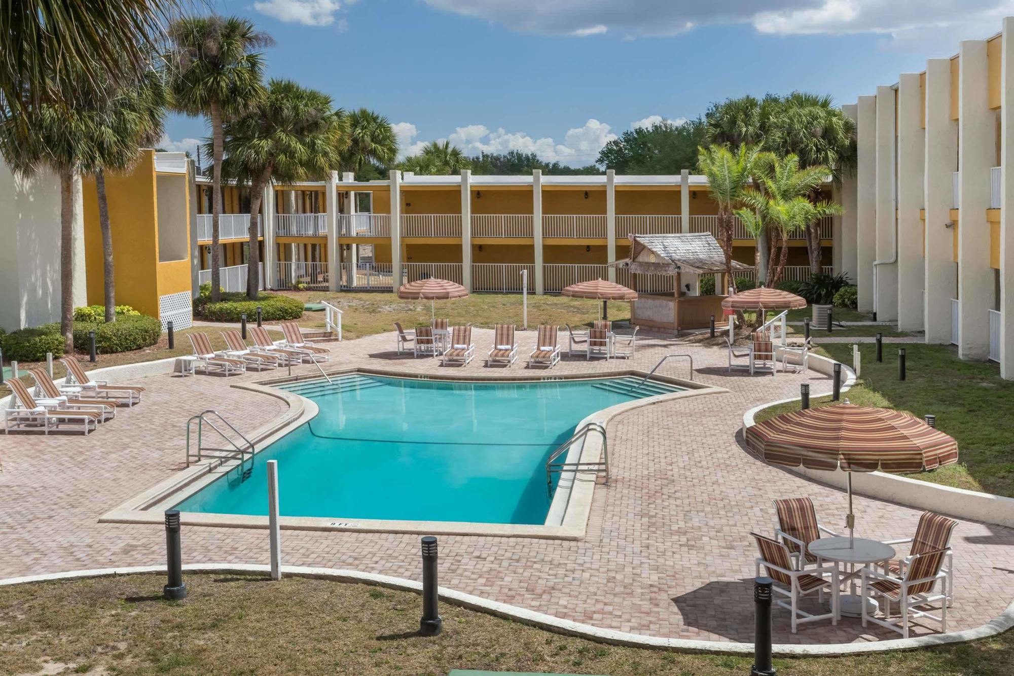 Days Inn & Suites By Wyndham Clermont Eksteriør bilde