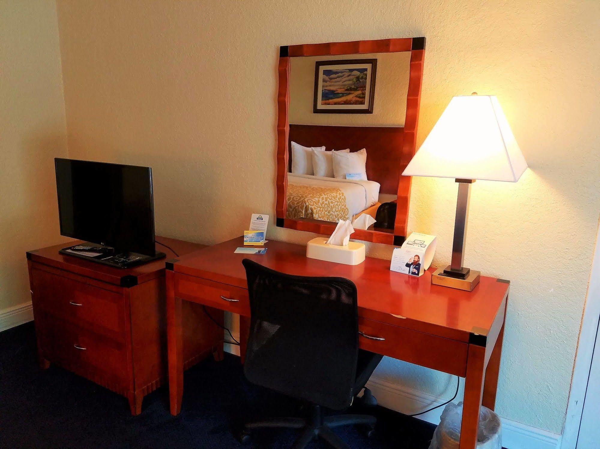 Days Inn & Suites By Wyndham Clermont Eksteriør bilde