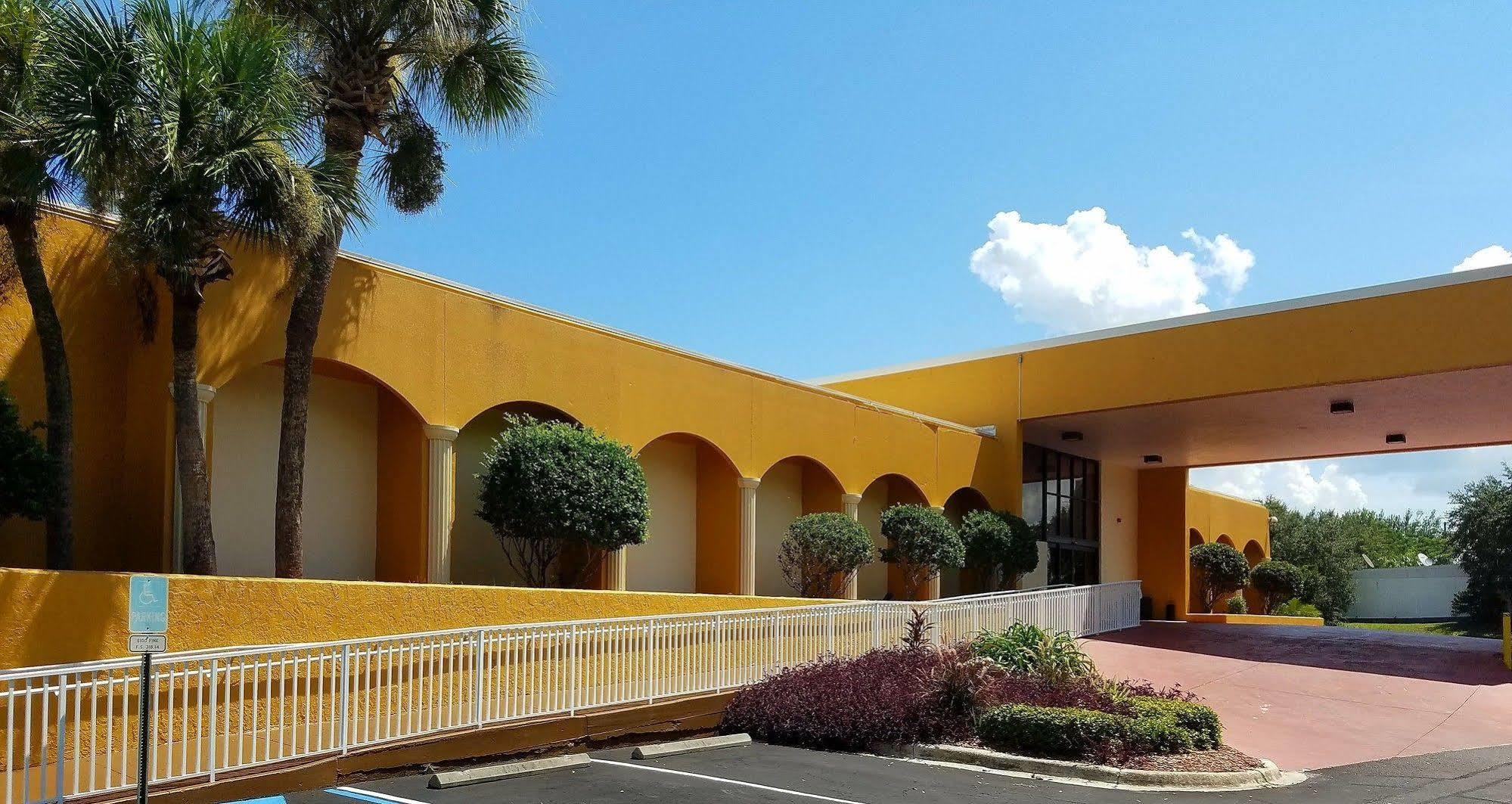 Days Inn & Suites By Wyndham Clermont Eksteriør bilde